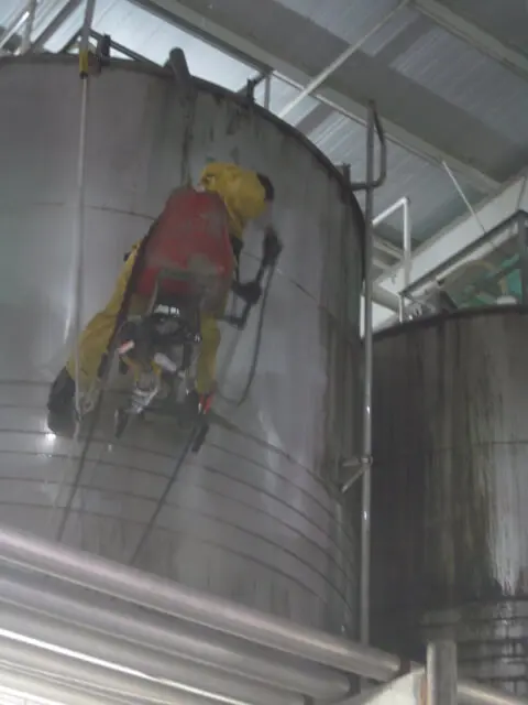 cleaning a silo Cleaning a silo